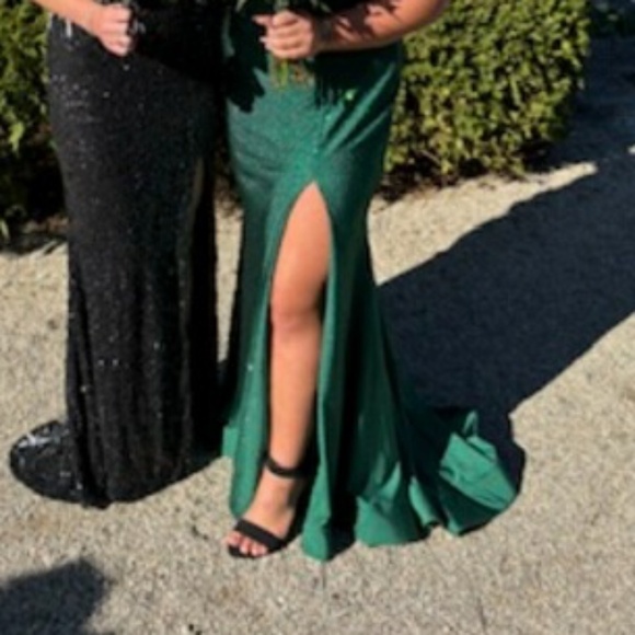 Sherri Hill - Picture 4 of 4